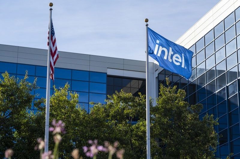 Новый глава Intel готов превратить компанию в крупного контрактного производителя чипов