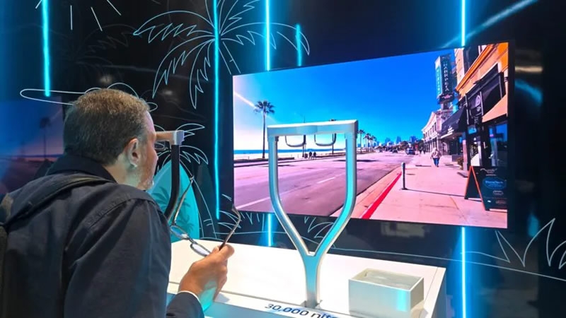 Samsung показала ключевые компоненты для XR-устройств следующего поколения